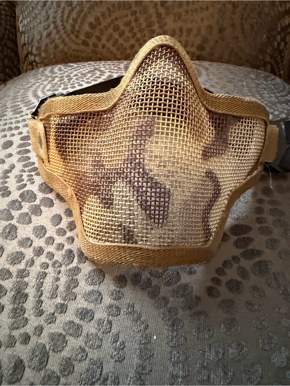 Airsoft Tactical Half Face Mesh Face Mask, Face Protection Gear, Good Condition